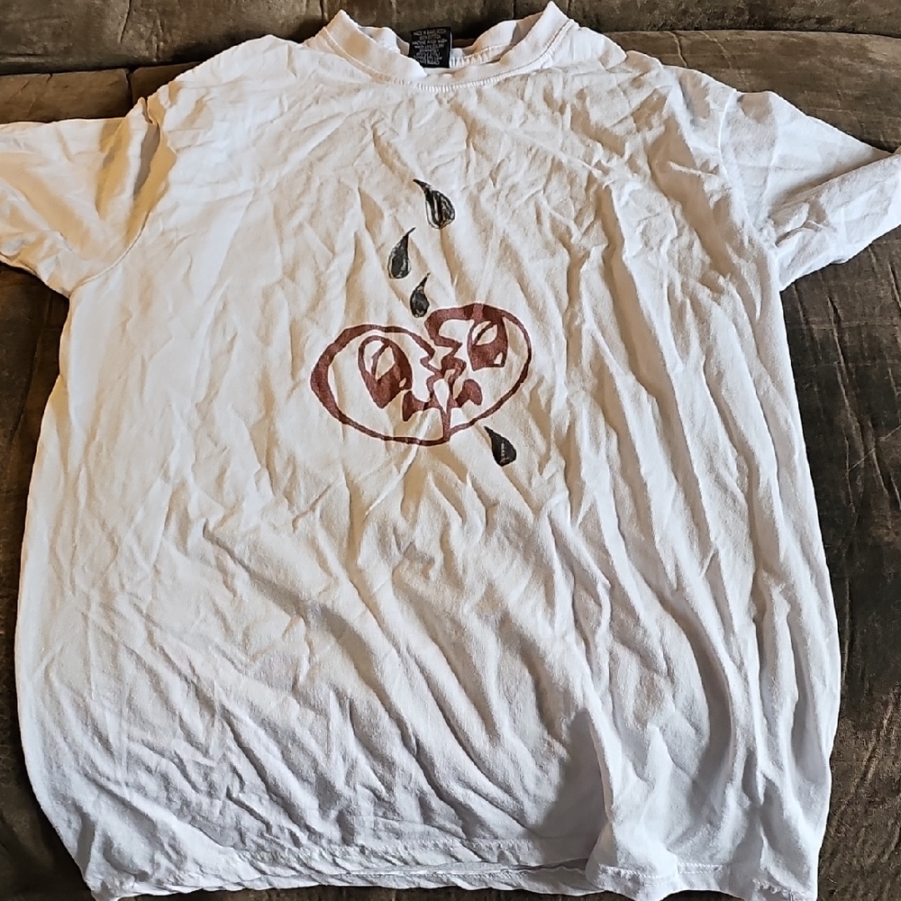 White Short-Sleeve Graphic Tee with Red Heart Motif